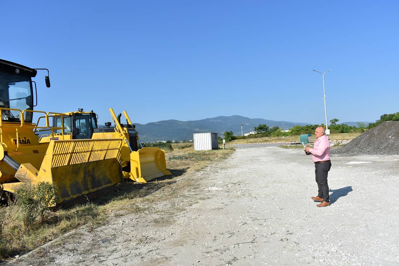 Асеновградското депо за строителни и битови отпадъци вече разполага с две чисто нови машини 